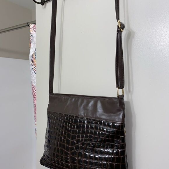 Valerie’s crocodile patent leather Cross body bag - Picture 2 of 11